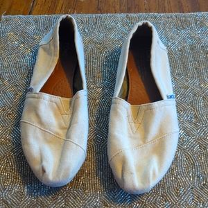 Toms size 7
